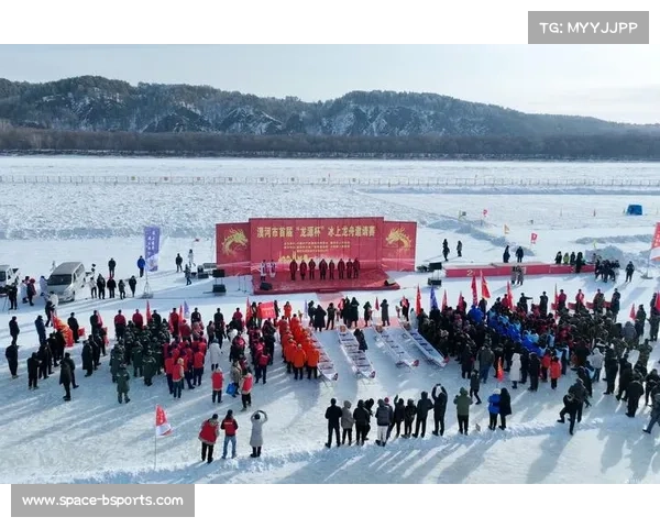 黑龙江“冰超”足球邀请赛开赛，八队角逐雪地